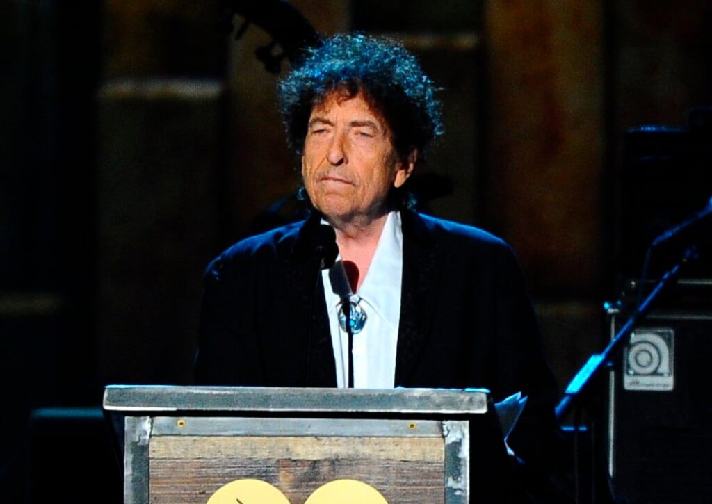 Bob Dylan: “Un hombre es un éxito si se levanta por la mañana y hace lo que quiere hacer”