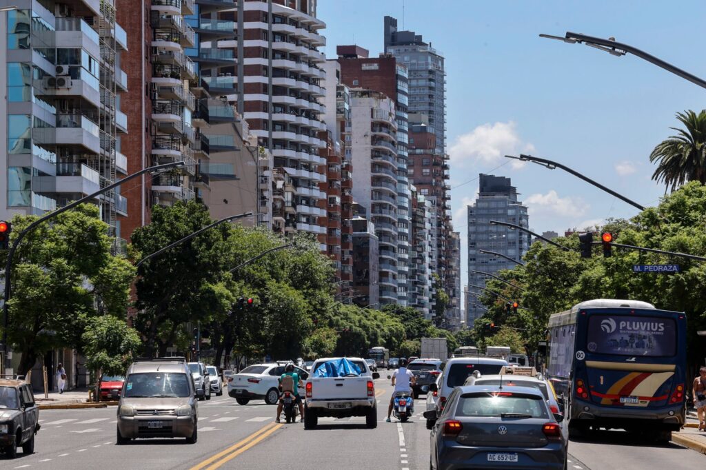 Comprar para alquilar: los barrios que dejan mejor renta y en qué tipo departamento conviene invertir