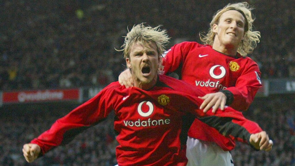 Forlán confesó cómo fue convivir con Beckham en el Manchester United: “Era un fenómeno global”