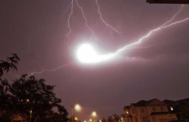 Se aproxima un frente frío e inestable de 48 horas que traerá tormentas, ráfagas de 90 km/h y un brusco descenso térmico: las zonas afectadas