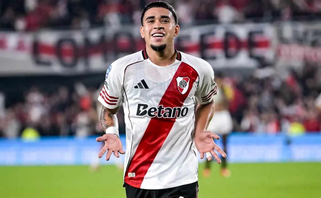 Mientras lucha por un lugar en River, Beccacece confirmó que Kendry Páez está a un paso de ser citado al Mundial con la Selección de Ecuador