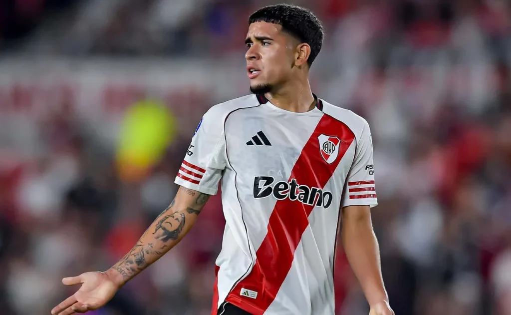 Chelsea destacó la actuación de Kendry Páez en sus primeros partidos en River