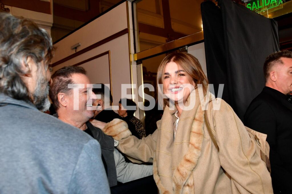 Araceli González sorprendió como espectadora de Sottovoce, la obra de Adrián Suar: “Nos estamos revinculando como familia”