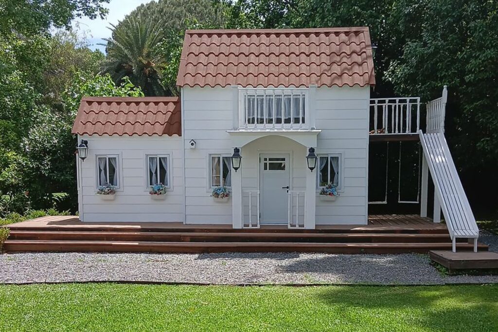 Desde US$10.000: cómo son las “casitas” de juego de los hijos de los famosos, con heladera y aire acondicionado