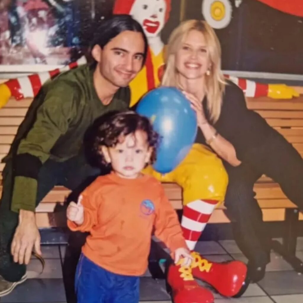 Nazarena Vélez celebró los 26 de su hijo Chino con una foto retro junto a Daniel Agostini: “Siempre voy a estar”